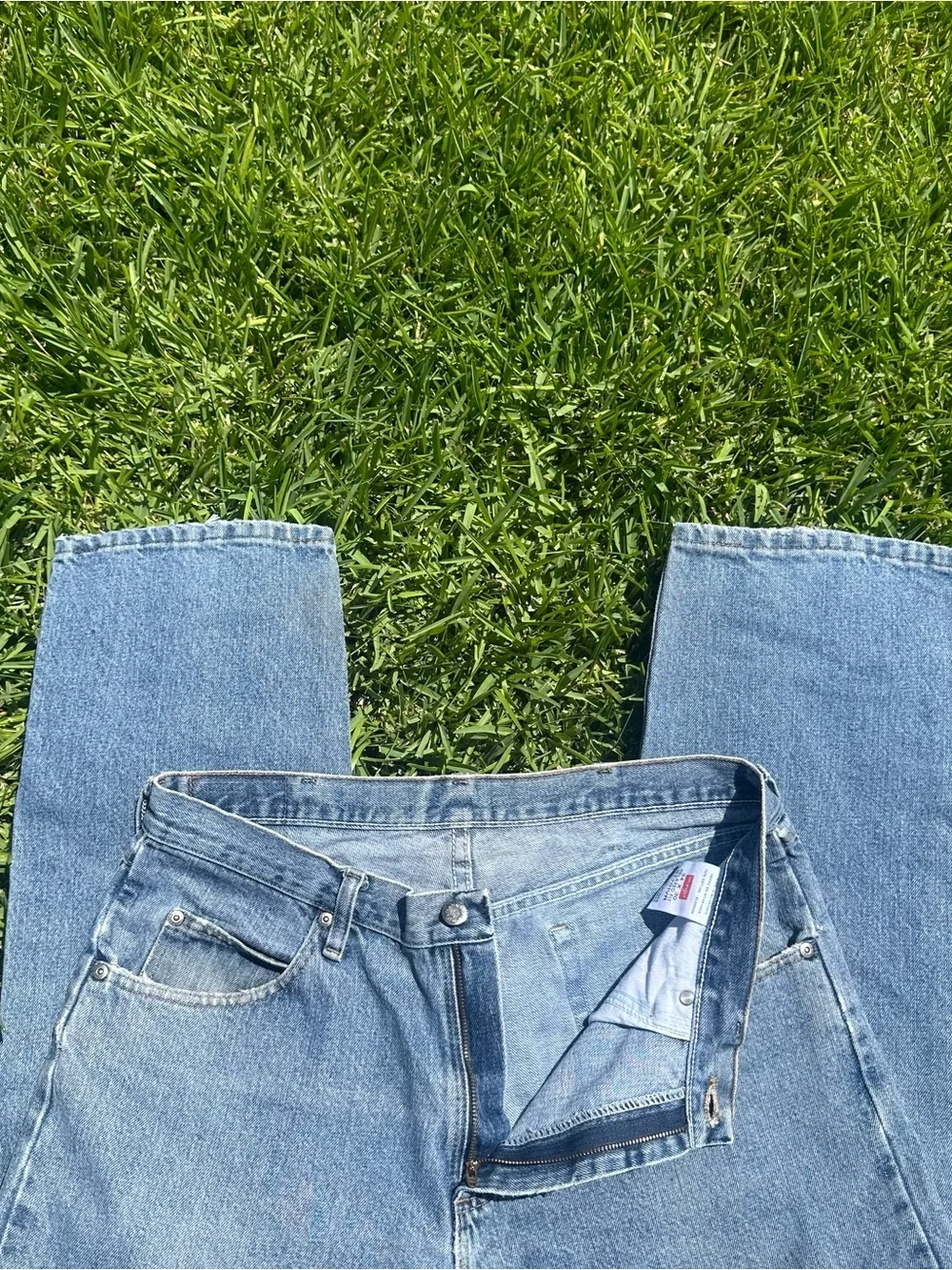 Men's Classic Light Blue Denim Jeans Size 34x30 Relaxed Fit